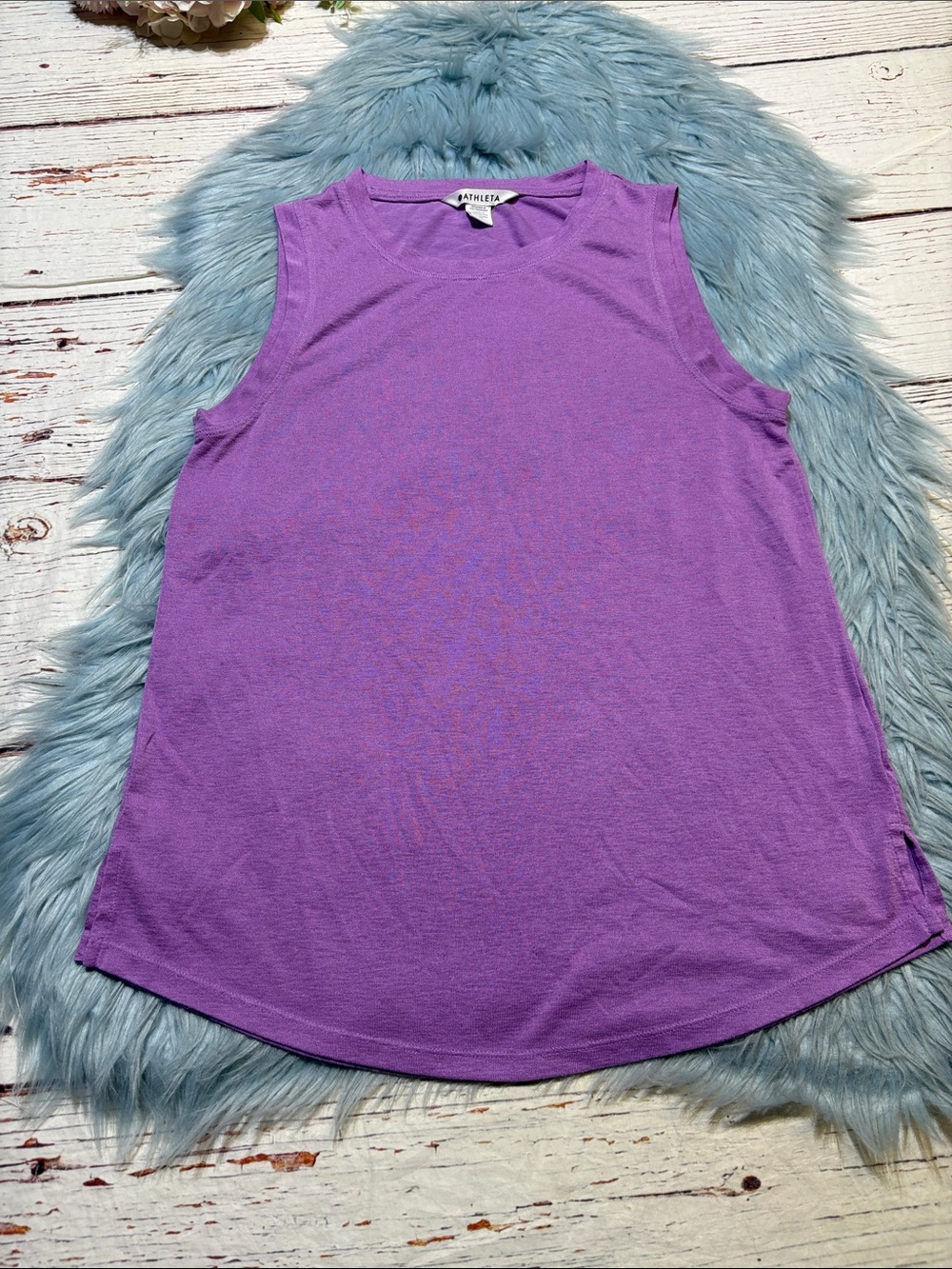 Athleta Lilac Muscle Tank sz M